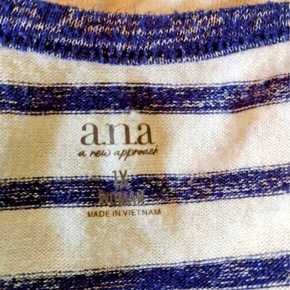 A.n.a Top Blue White Women Size 1X Striped V Neck Pocket Short Sleeves - Picture 5 of 6